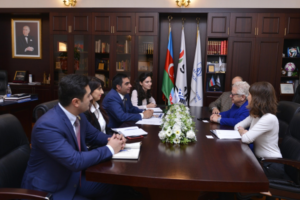 Yunanıstan səfiri Bakı Ali Neft Məktəbində